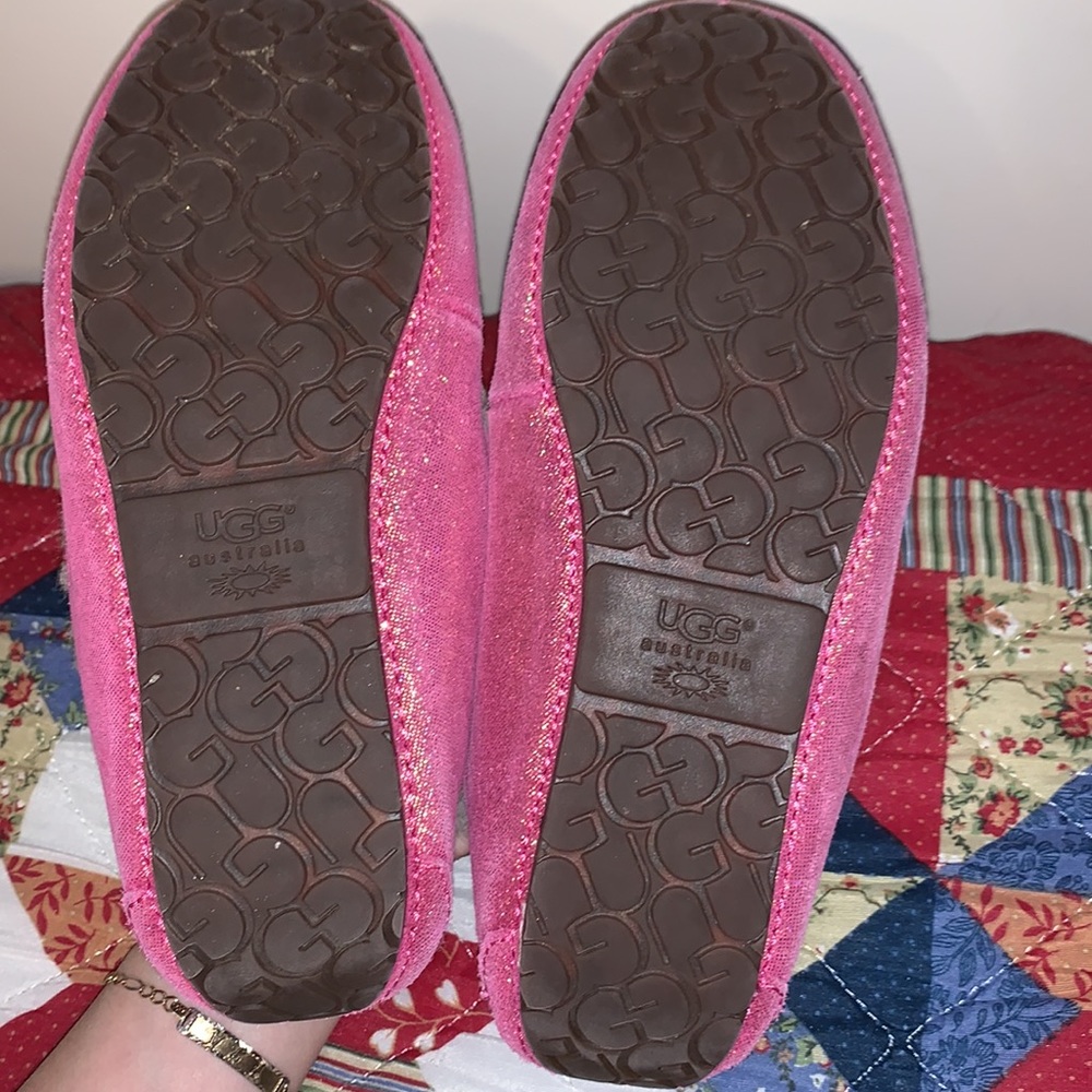 UGG Slippers - Picture 4 of 5